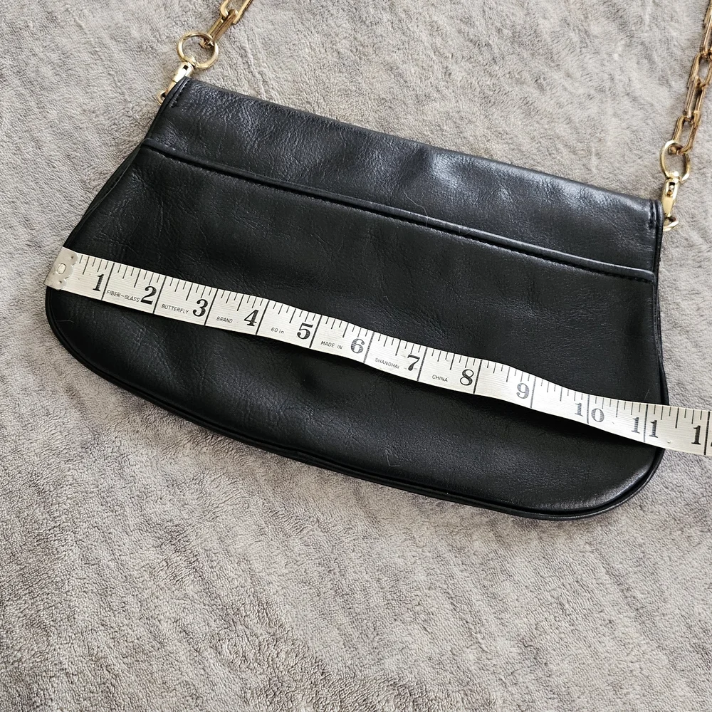 Tory Burch Black Leather Shoulder Bag with Gold Logo and Chain